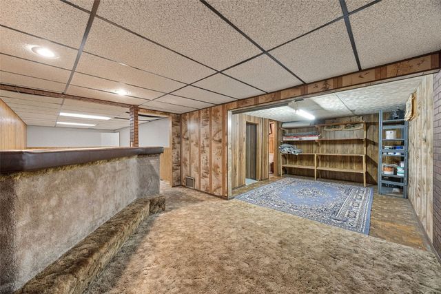 5730 D Avenue NW, Cedar Rapids, IA 52405