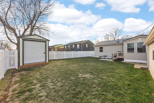 5730 D Avenue NW, Cedar Rapids, IA 52405