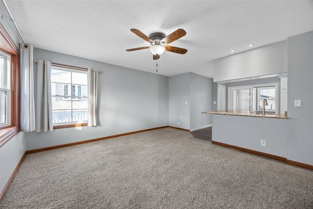 5730 D Avenue NW, Cedar Rapids, IA 52405