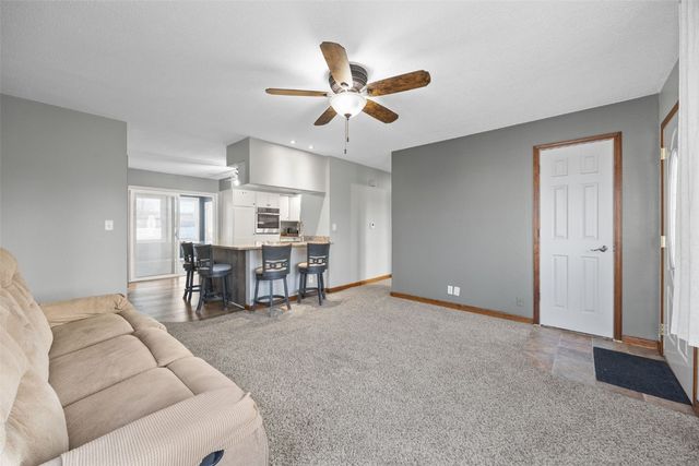 5730 D Avenue NW, Cedar Rapids, IA 52405