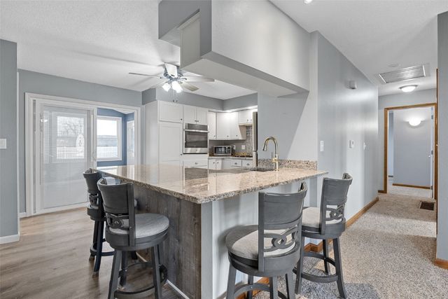 5730 D Avenue NW, Cedar Rapids, IA 52405