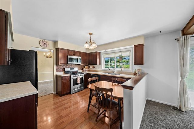 1150 Casa Solana Drive, Wheaton, IL 60189