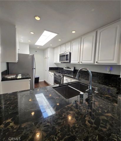 260 Cagney 317, Newport Beach, CA 92663