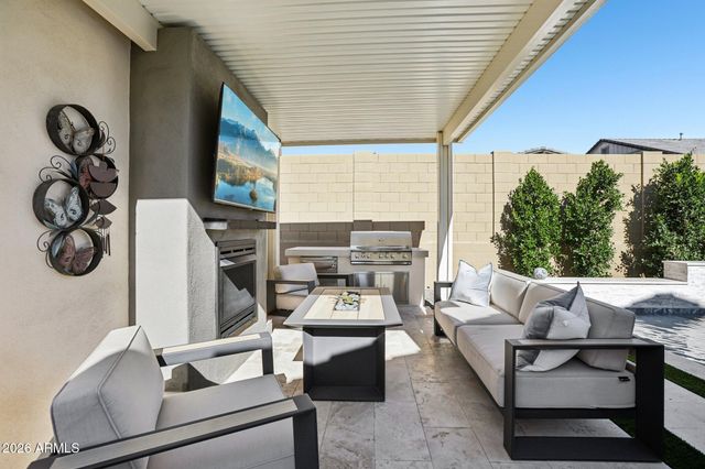 8128 E JASMINE Street, Mesa, AZ 85207