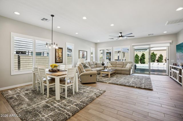 8128 E JASMINE Street, Mesa, AZ 85207