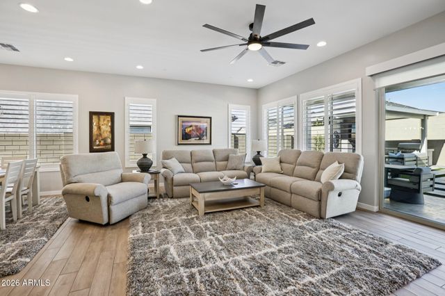 8128 E JASMINE Street, Mesa, AZ 85207