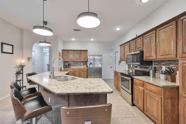 3722 CYPRESS MEADOWS ROAD, Tampa, FL 33624