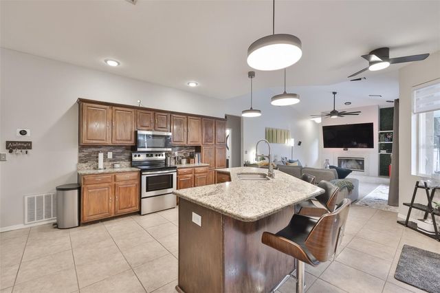 3722 CYPRESS MEADOWS ROAD, Tampa, FL 33624