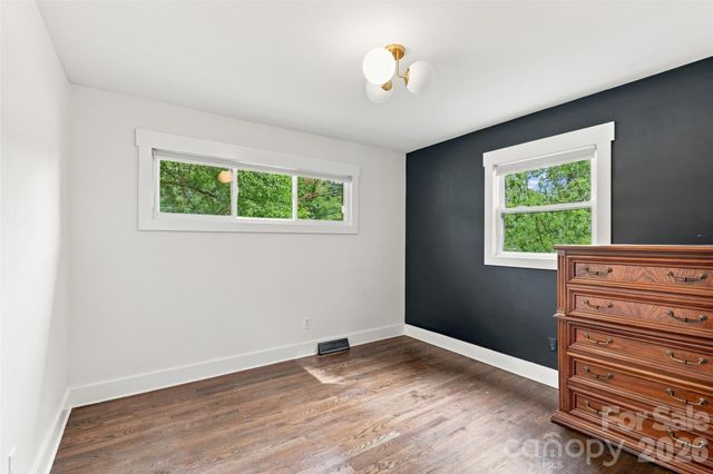 1700 Brookdale Avenue, Charlotte, NC 28210