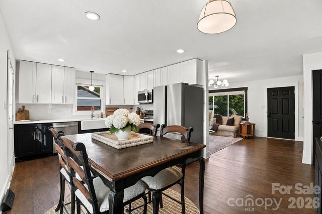 1700 Brookdale Avenue, Charlotte, NC 28210