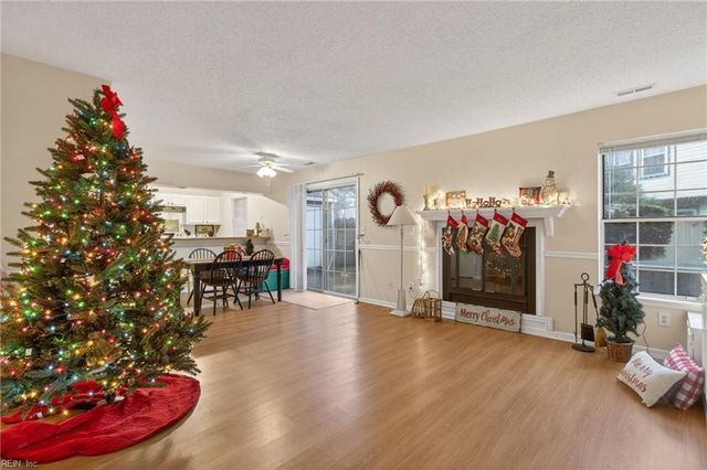 4548 Genoa CIR, Virginia Beach, VA 23462