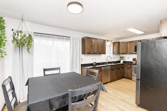 1620 36th Avenue S, Fargo, ND 58104