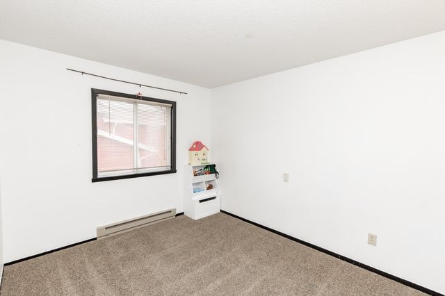 1620 36th Avenue S, Fargo, ND 58104