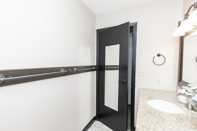 1620 36th Avenue S, Fargo, ND 58104