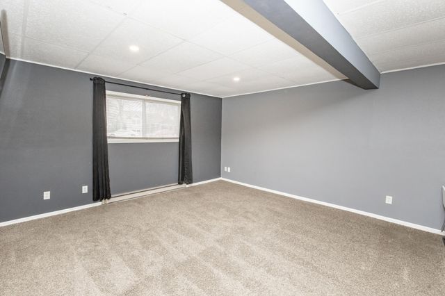 1620 36th Avenue S, Fargo, ND 58104