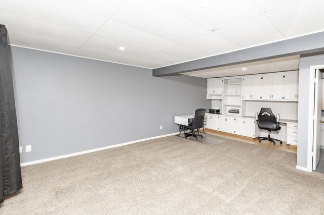 1620 36th Avenue S, Fargo, ND 58104