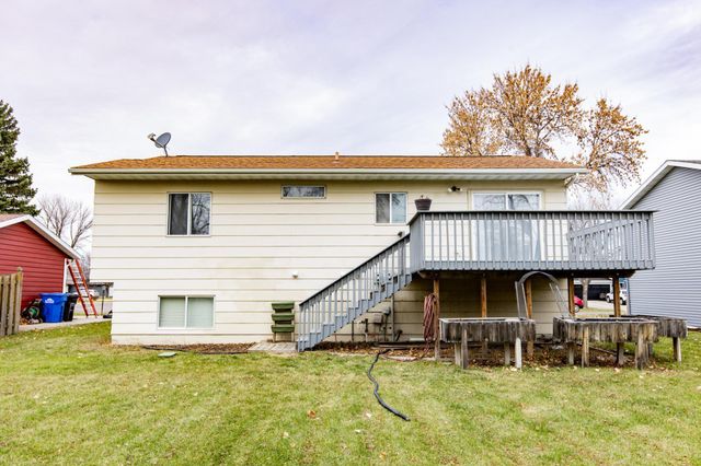 1620 36th Avenue S, Fargo, ND 58104