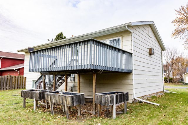 1620 36th Avenue S, Fargo, ND 58104