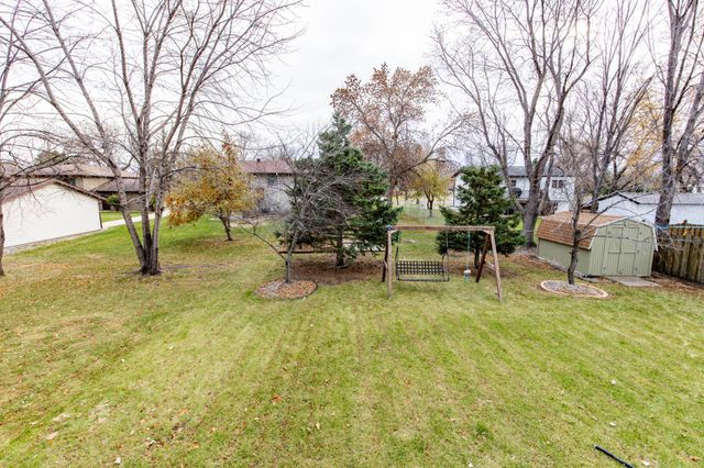 1620 36th Avenue S, Fargo, ND 58104