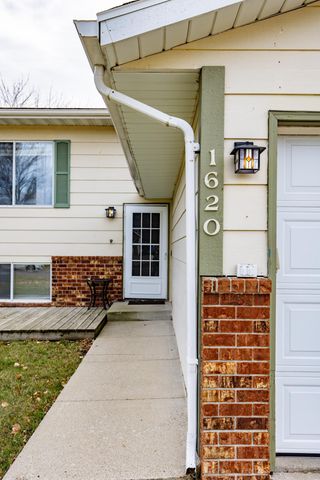 1620 36th Avenue S, Fargo, ND 58104
