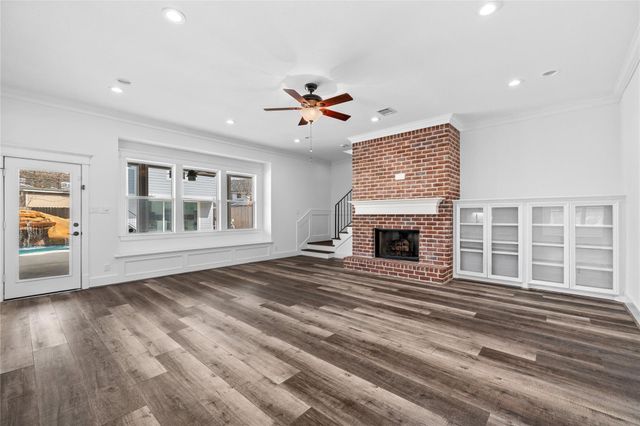 1316 Woodcrest Drive, Houston, TX 77018