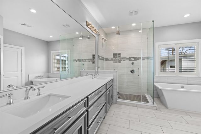 1316 Woodcrest Drive, Houston, TX 77018