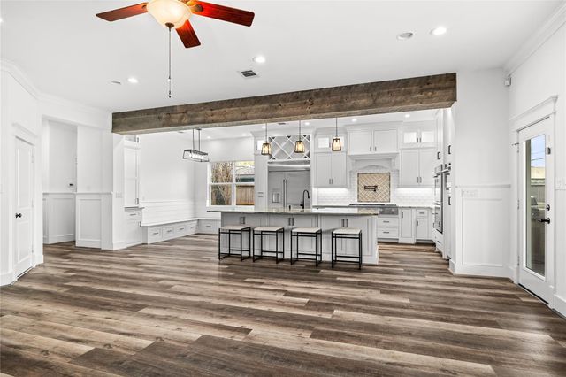 1316 Woodcrest Drive, Houston, TX 77018