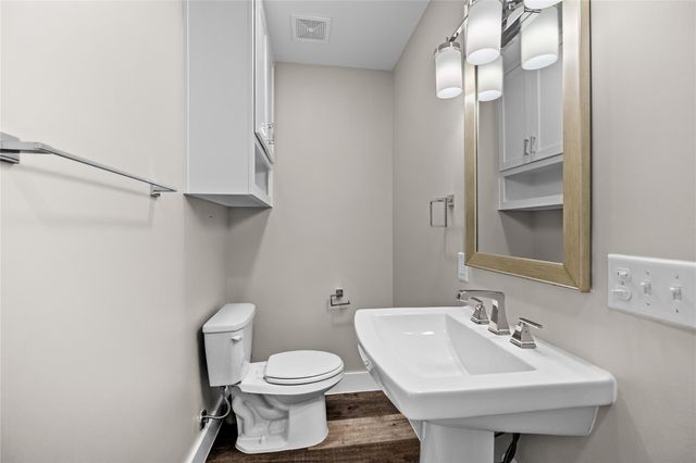 1316 Woodcrest Drive, Houston, TX 77018