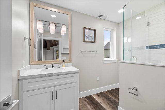 1316 Woodcrest Drive, Houston, TX 77018