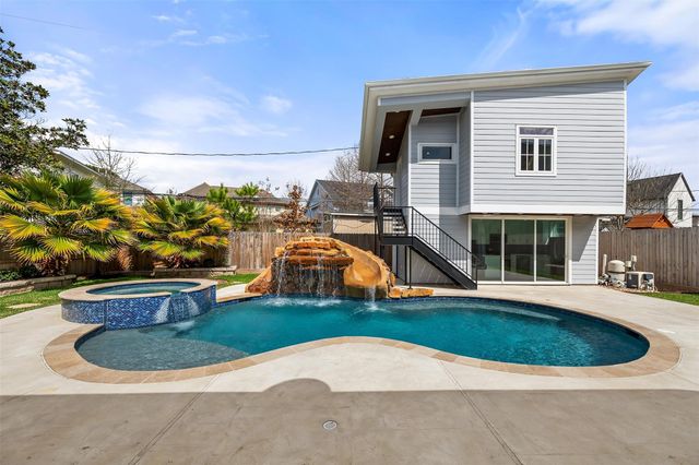 1316 Woodcrest Drive, Houston, TX 77018