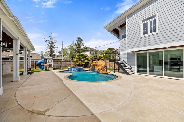 1316 Woodcrest Drive, Houston, TX 77018