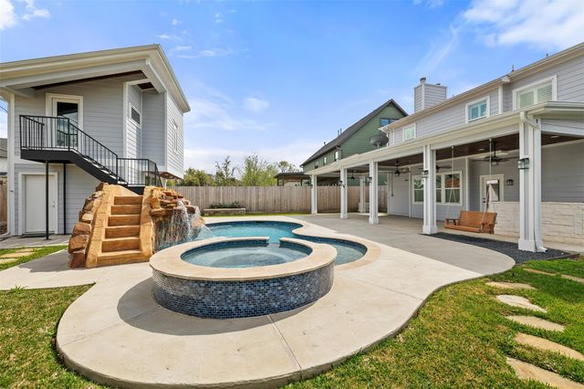 1316 Woodcrest Drive, Houston, TX 77018