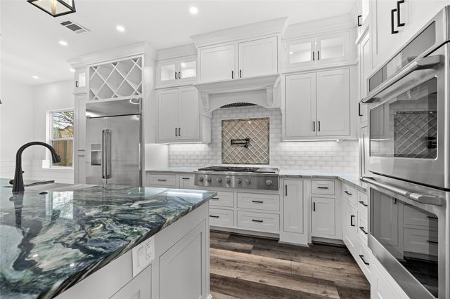 1316 Woodcrest Drive, Houston, TX 77018