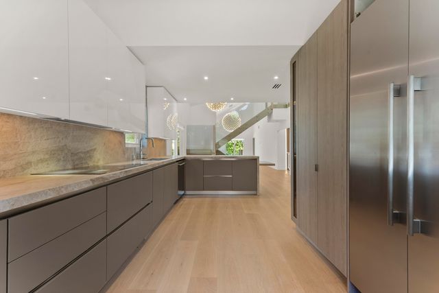 221 Pelican Way, Delray Beach, FL 33483