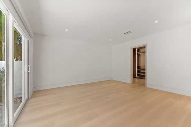 221 Pelican Way, Delray Beach, FL 33483