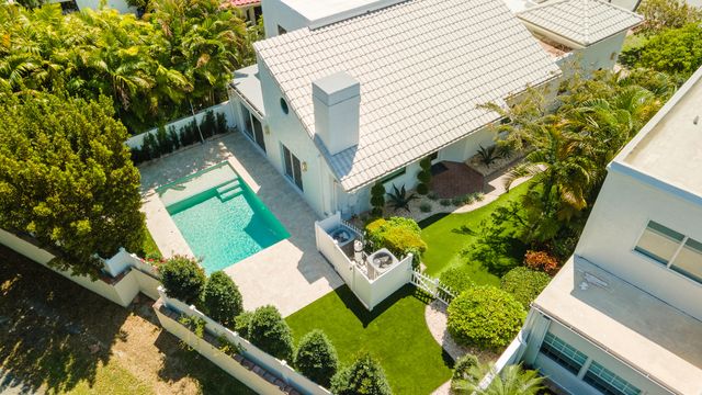 221 Pelican Way, Delray Beach, FL 33483