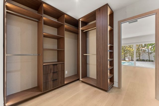 221 Pelican Way, Delray Beach, FL 33483