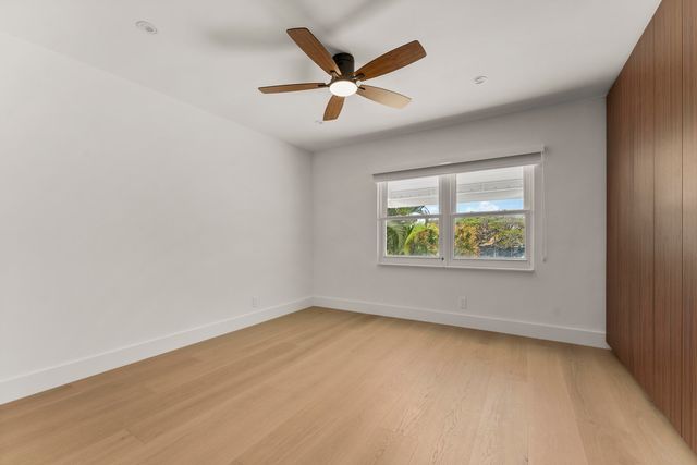 221 Pelican Way, Delray Beach, FL 33483