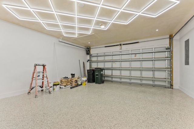 221 Pelican Way, Delray Beach, FL 33483