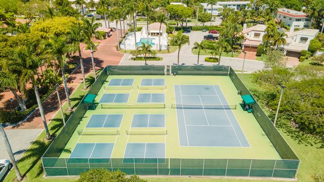 221 Pelican Way, Delray Beach, FL 33483