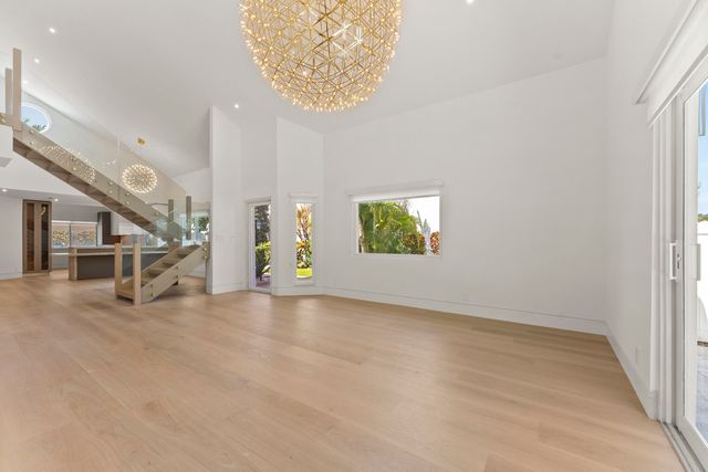 221 Pelican Way, Delray Beach, FL 33483