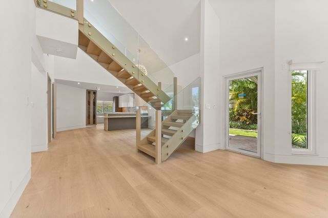 221 Pelican Way, Delray Beach, FL 33483