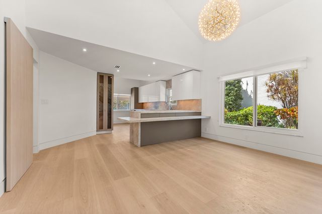 221 Pelican Way, Delray Beach, FL 33483