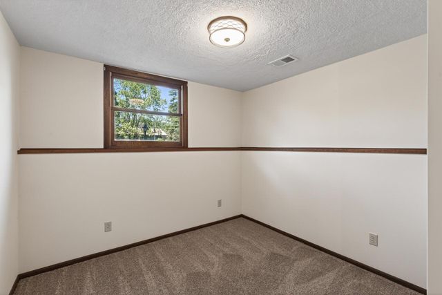 2425 80th Avenue N, Brooklyn Park, MN 55444