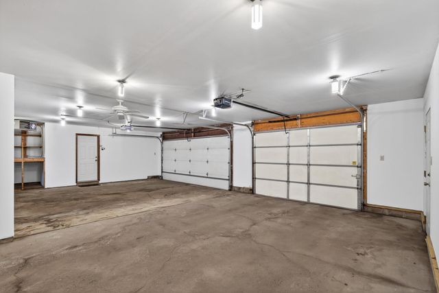 2425 80th Avenue N, Brooklyn Park, MN 55444