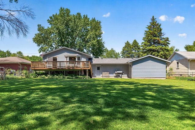 2425 80th Avenue N, Brooklyn Park, MN 55444