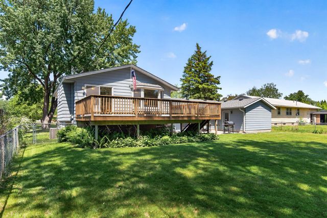2425 80th Avenue N, Brooklyn Park, MN 55444