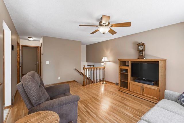 2425 80th Avenue N, Brooklyn Park, MN 55444