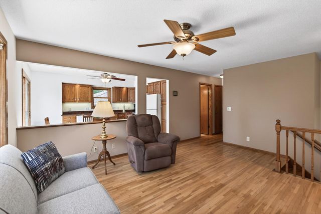 2425 80th Avenue N, Brooklyn Park, MN 55444