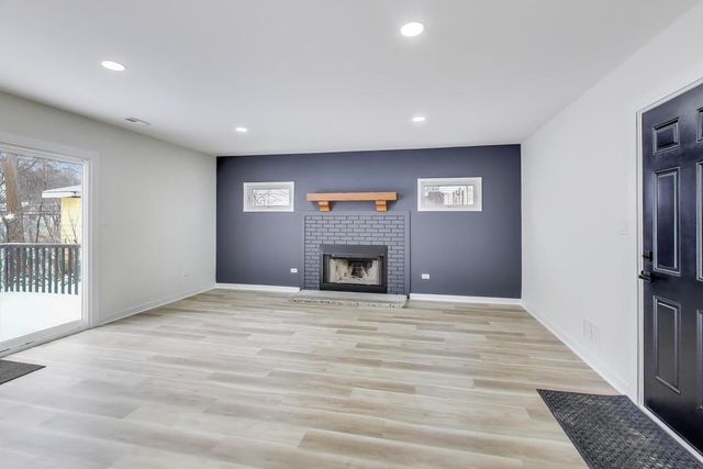 123 Kainer Avenue, Barrington, IL 60010